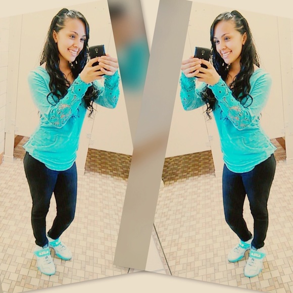 Meet your Posher, Alexis - Picture 1 of 1